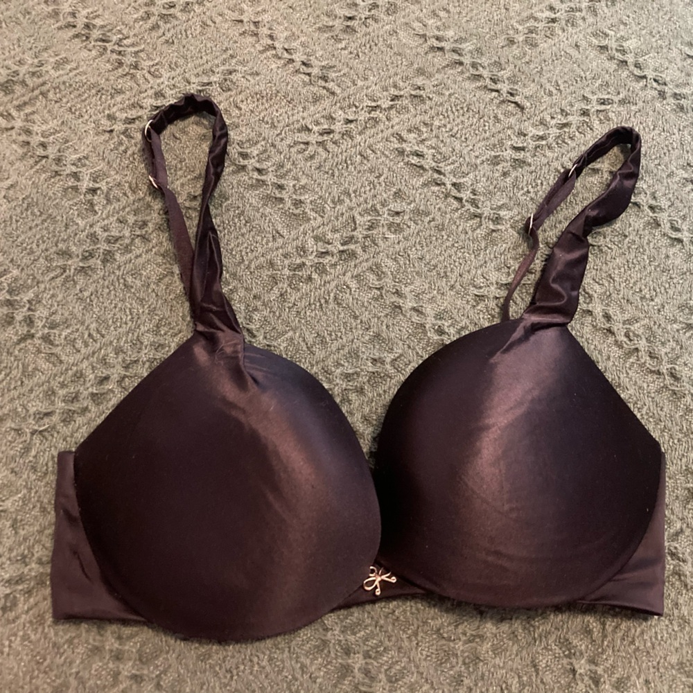 Victoria’s Secret Black Plunge Wired Padded Bra Size 32D